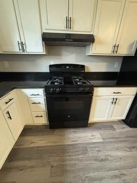 3555 Ash St #9 - Photo 5 of 14
