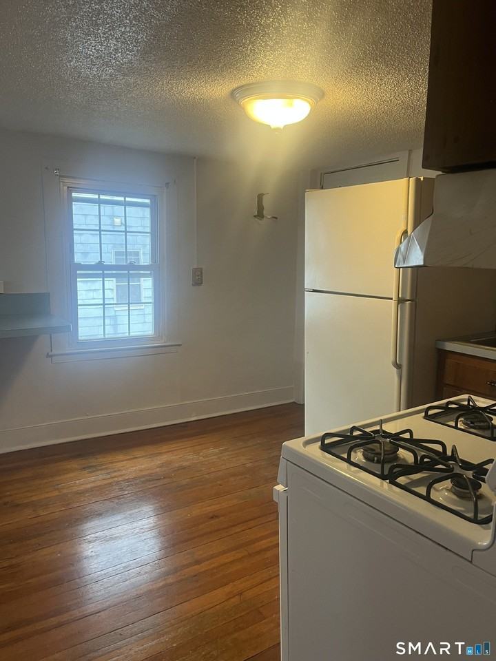 15 West St #2ndFL - Photo 6 of 18