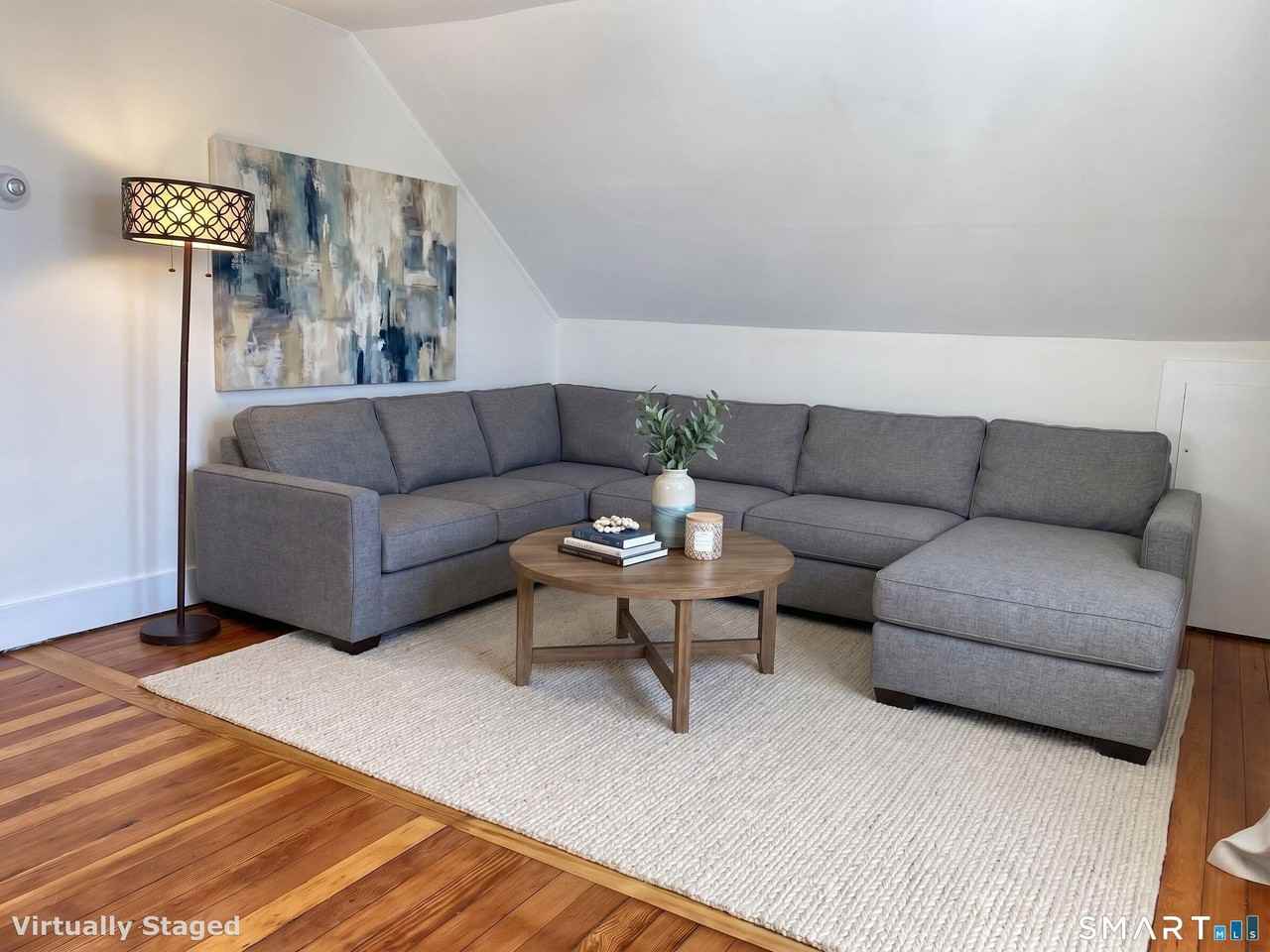 51 Indian Neck Ave - Photo 2 of 18