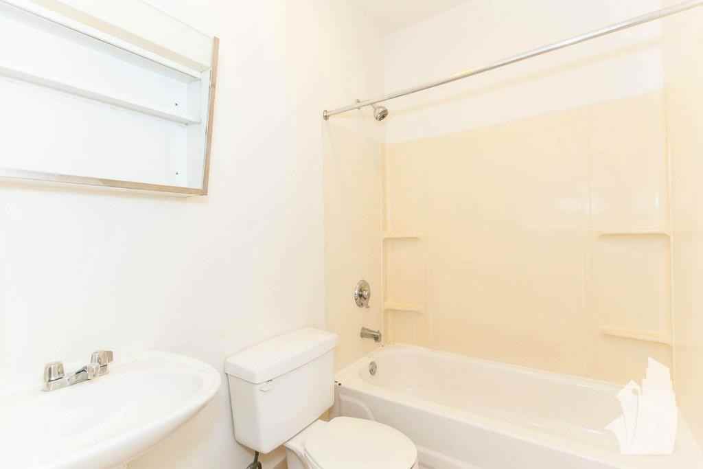 3957 W Irving Park Rd #305 - Photo 5 of 5