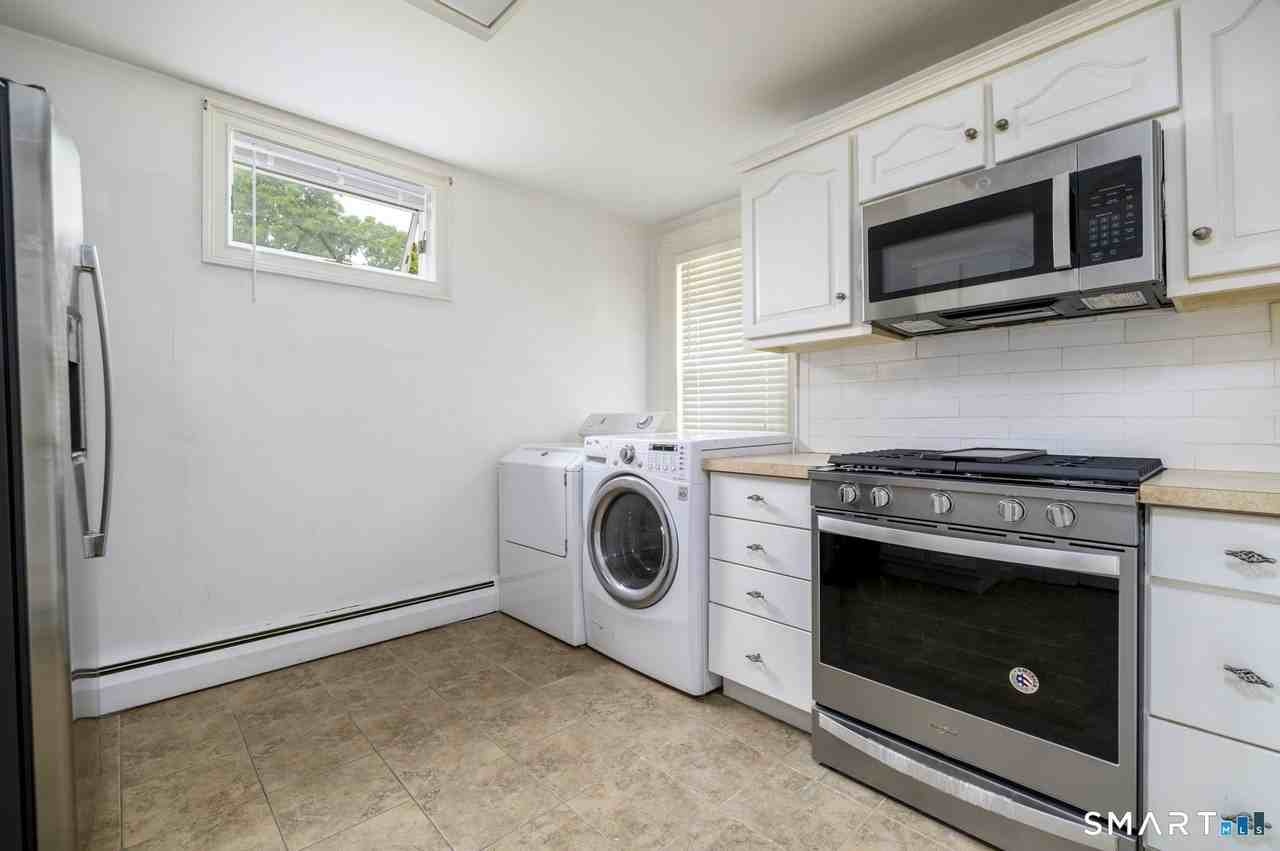 18 Elm Tree Pl #2ndFL - Photo 5 of 12