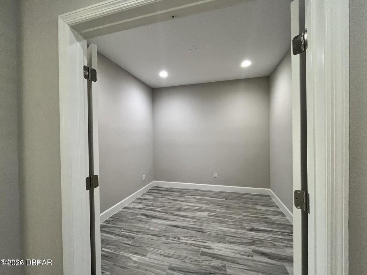 353 Coral Reef Way - Photo 6 of 42