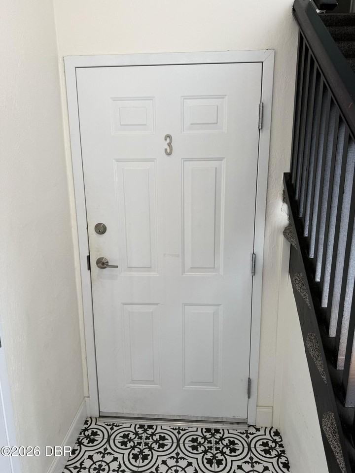 411 N Wild Olive Ave #3 - Photo 2 of 8