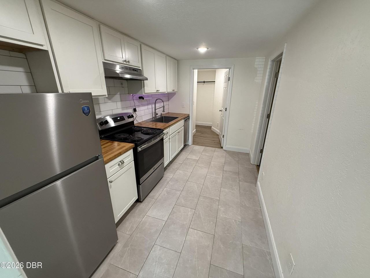 411 N Wild Olive Ave #3 - Photo 4 of 8