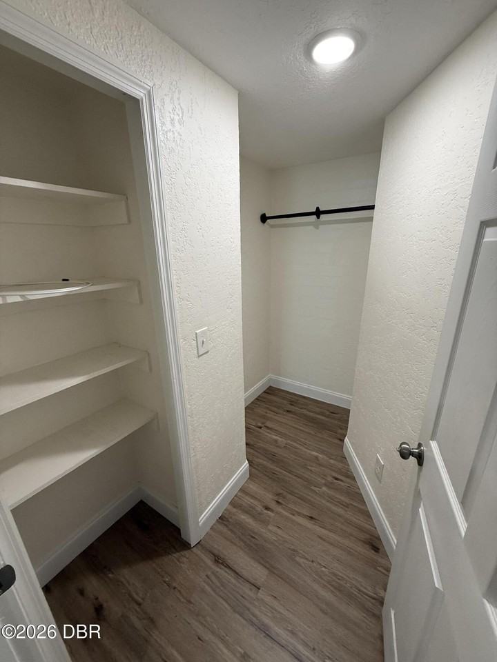 411 N Wild Olive Ave #3 - Photo 5 of 8