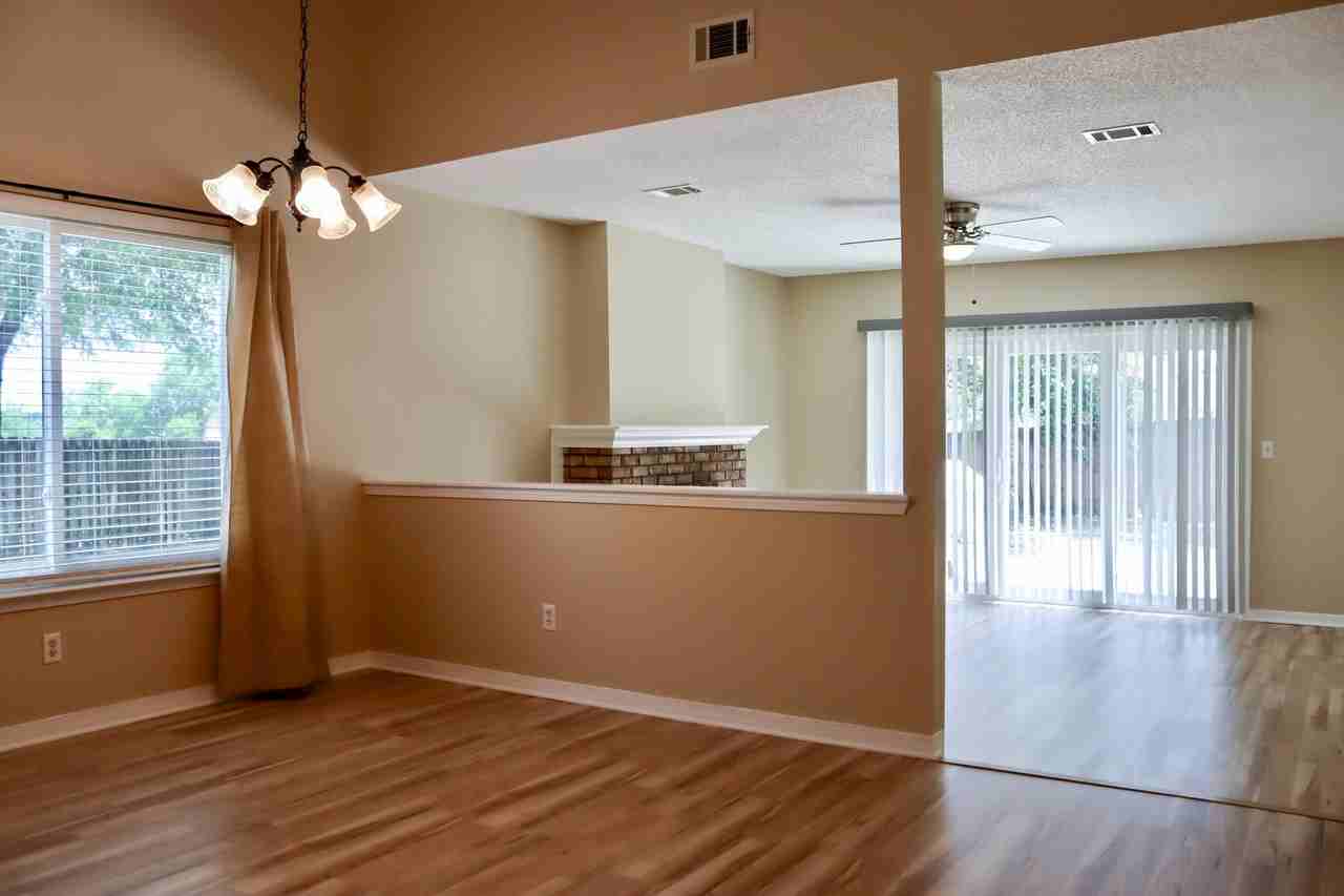 19 Holly Rd - Photo 3 of 11