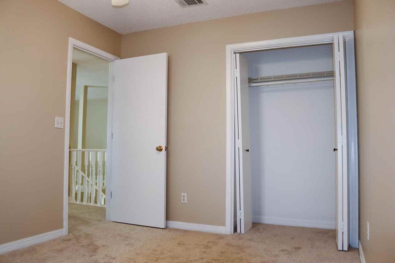 19 Holly Rd - Photo 4 of 11