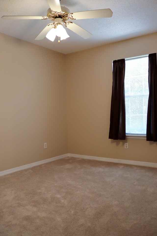 19 Holly Rd - Photo 5 of 11