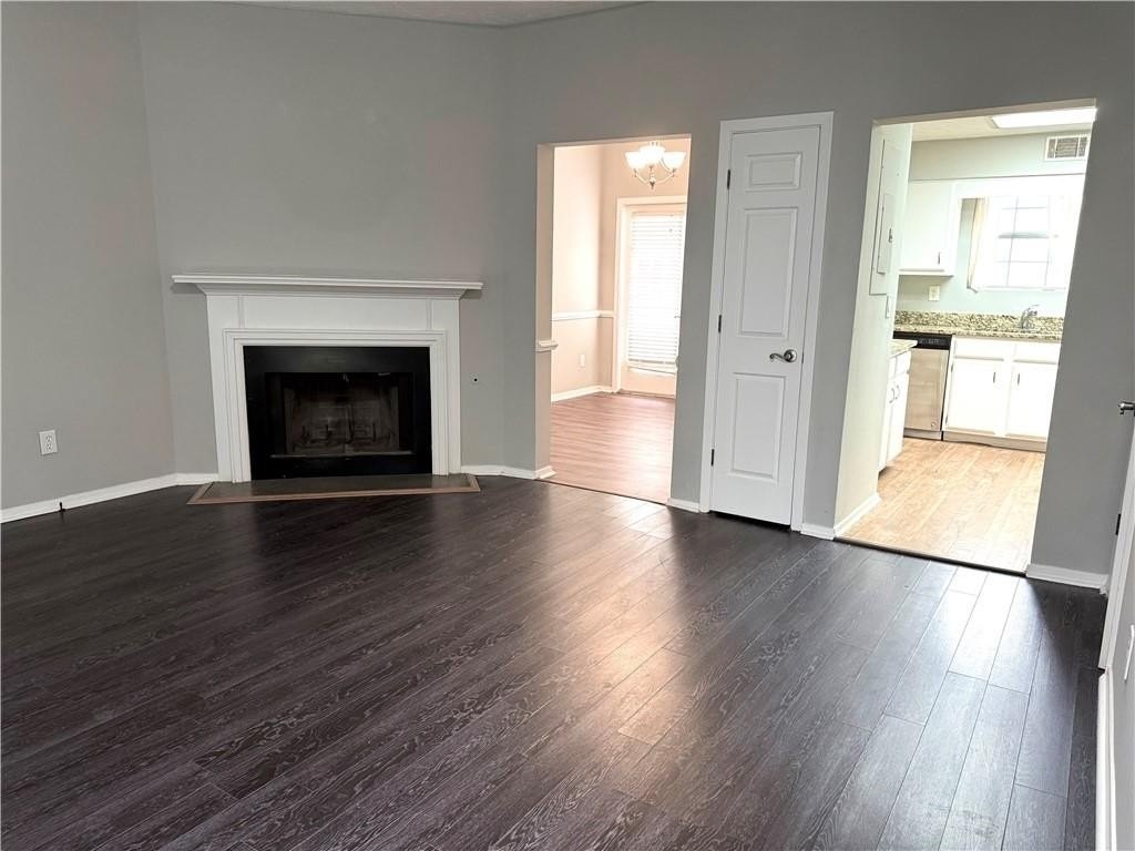 805 Wedgewood Way - Photo 3 of 19