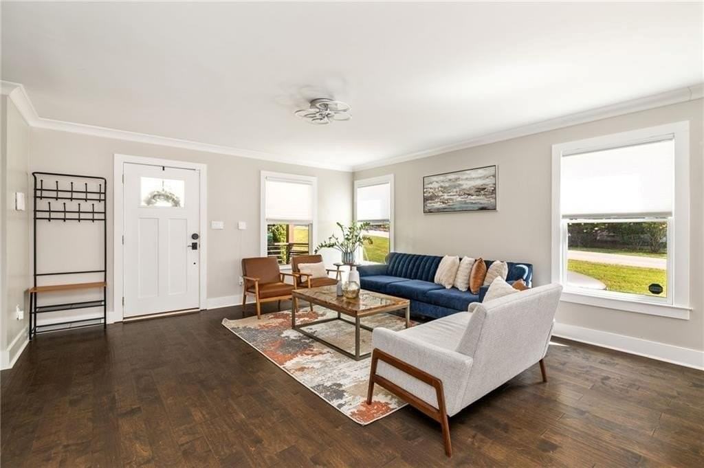 517 Daniel Ave - Photo 4 of 32
