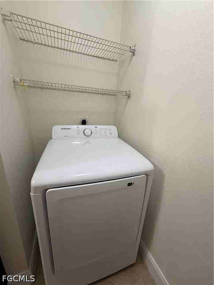 2925 Winkler Ave #914 - Photo 6 of 10