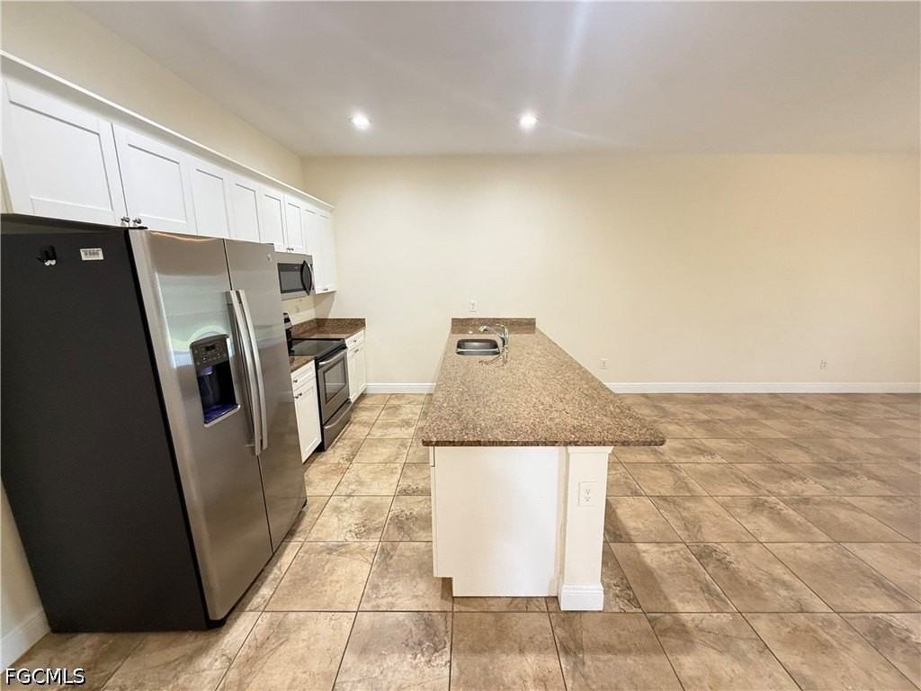 606 Se 13th Ter - Photo 4 of 17