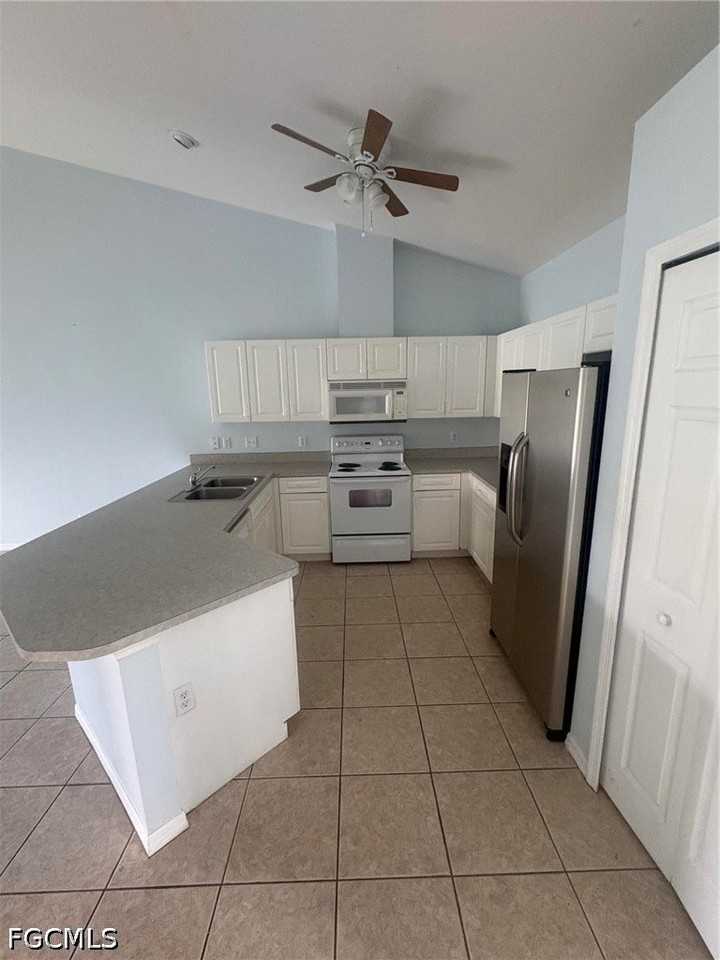 2202 Ne 6th St #2202 - Photo 2 of 10