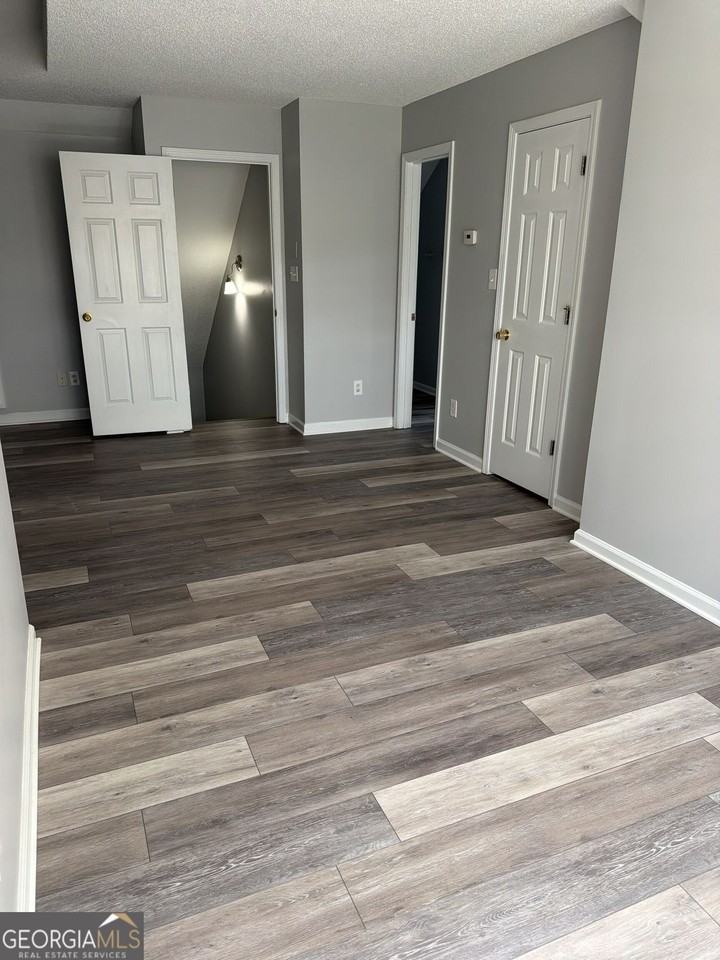 4792 Golod Way - Photo 4 of 8