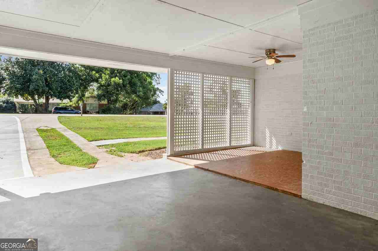 215 Lagrange St - Photo 5 of 26