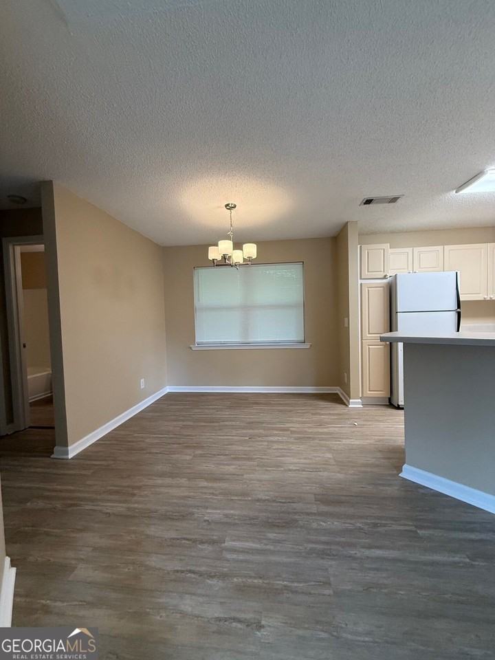 320 Ridgewood Ave #B4 - Photo 3 of 10