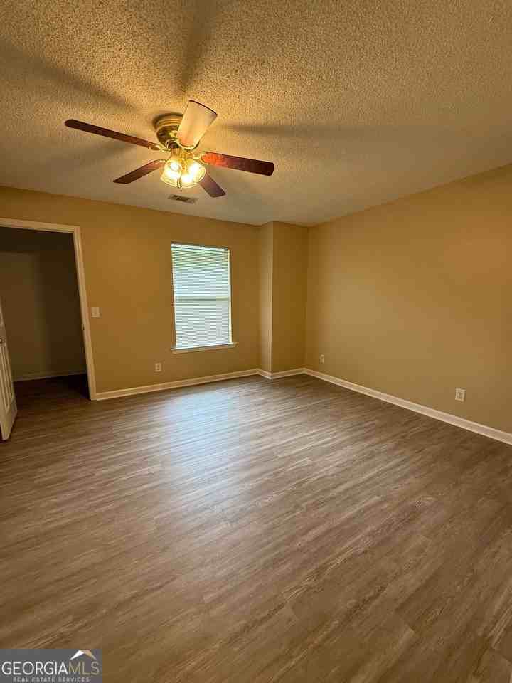 320 Ridgewood Ave #B4 - Photo 7 of 10