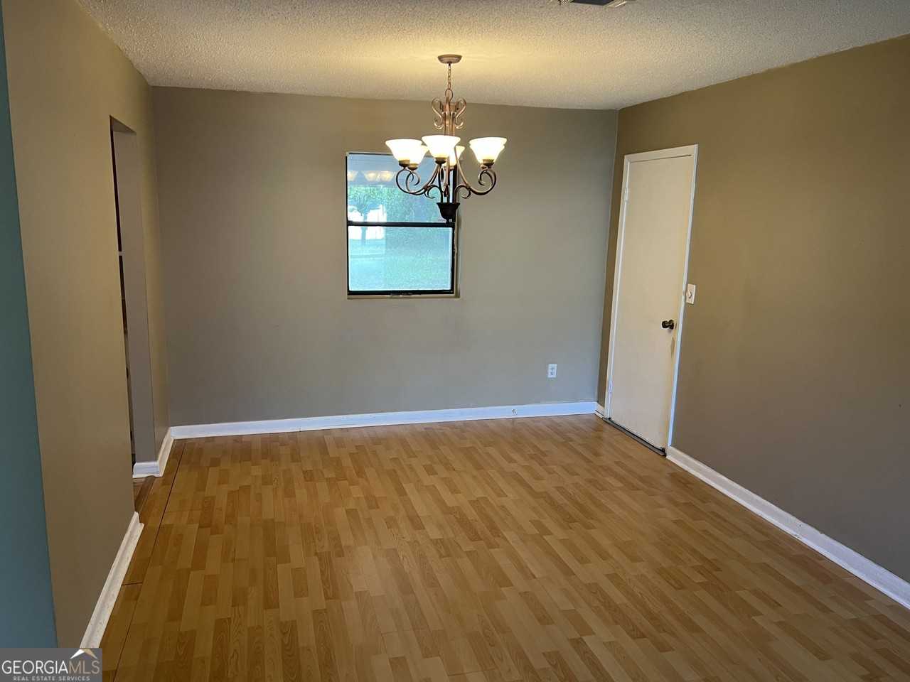 203 Courtney Pl - Photo 5 of 13