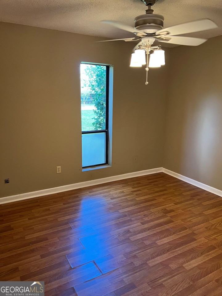 203 Courtney Pl - Photo 7 of 13