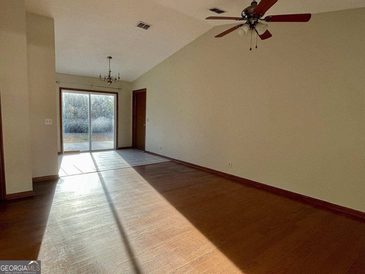 154 Greenacre Cir N - Photo 2 of 13