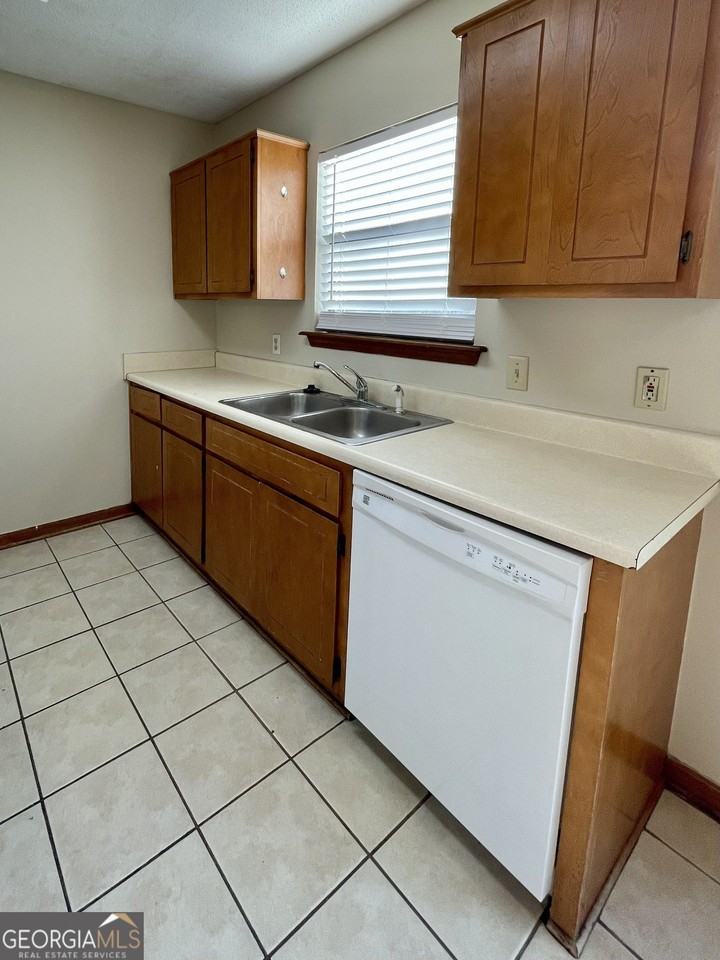 154 Greenacre Cir N - Photo 4 of 13