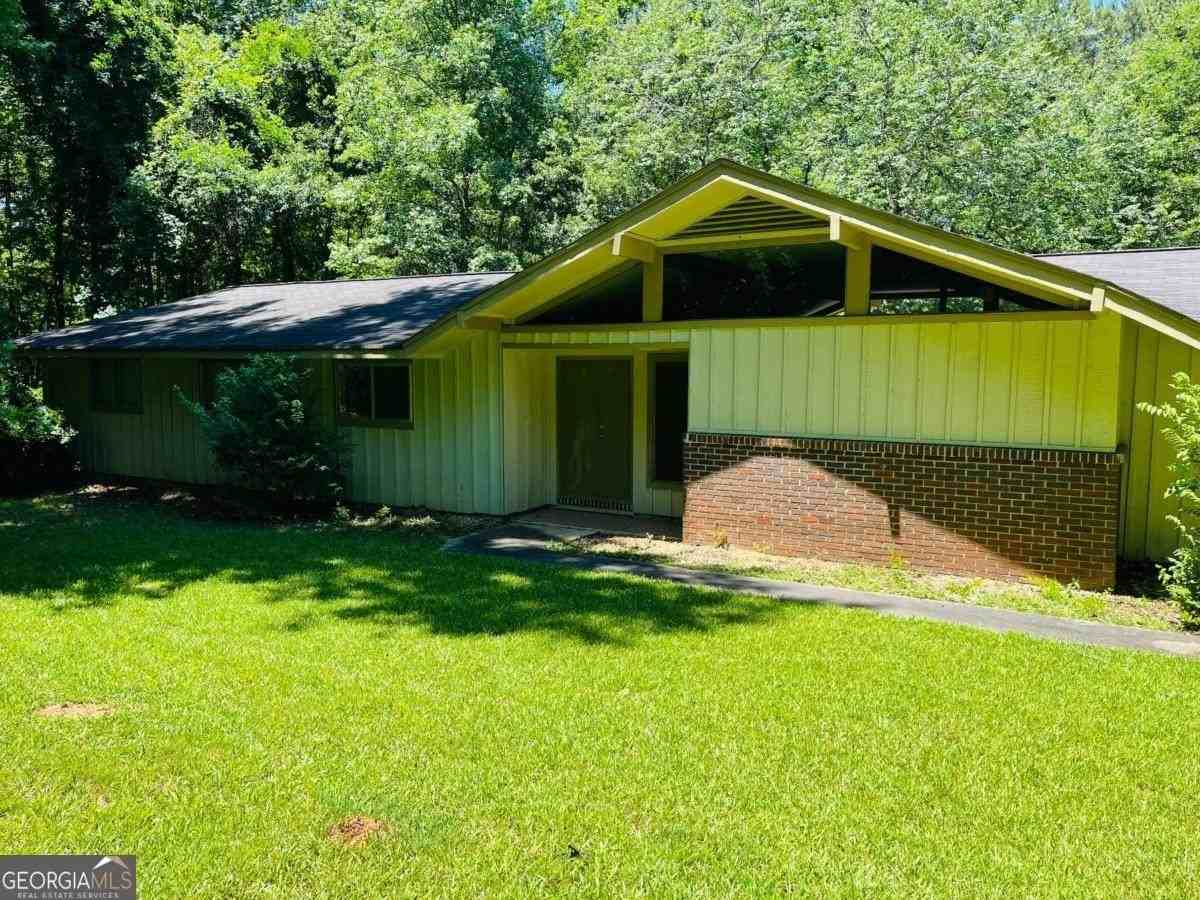 163 Old Norton Rd - Photo 2 of 47