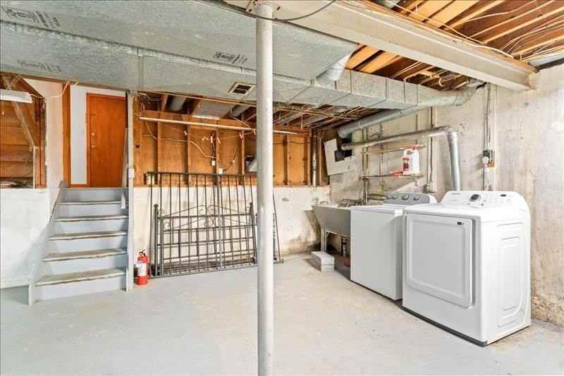 821 Country Club Rd - Photo 5 of 24