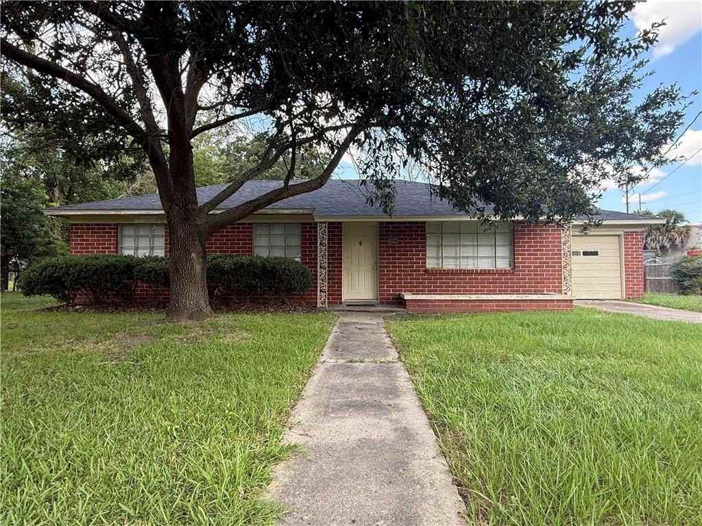 2210 Ellen Dr