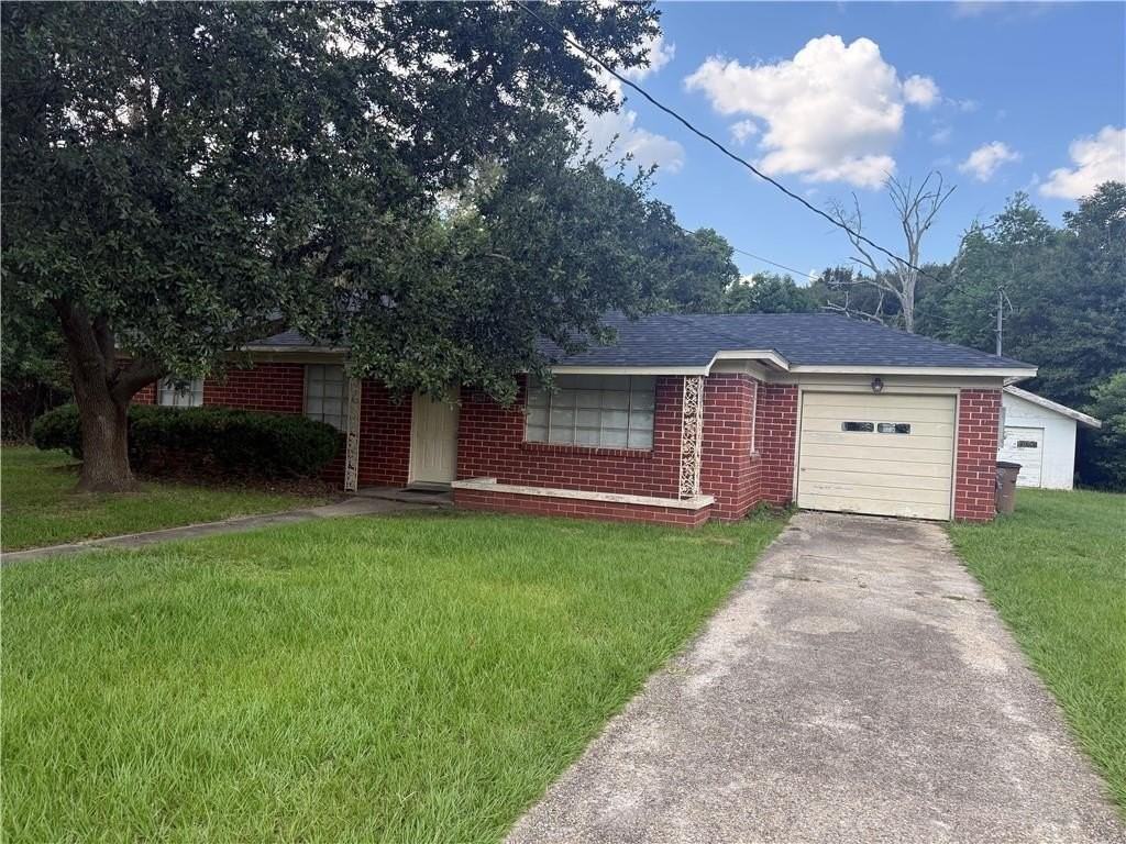 2210 Ellen Dr - Photo 2 of 19