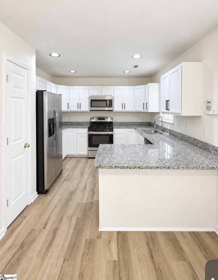 9 Falcon Ridge Way - Photo 5 of 15