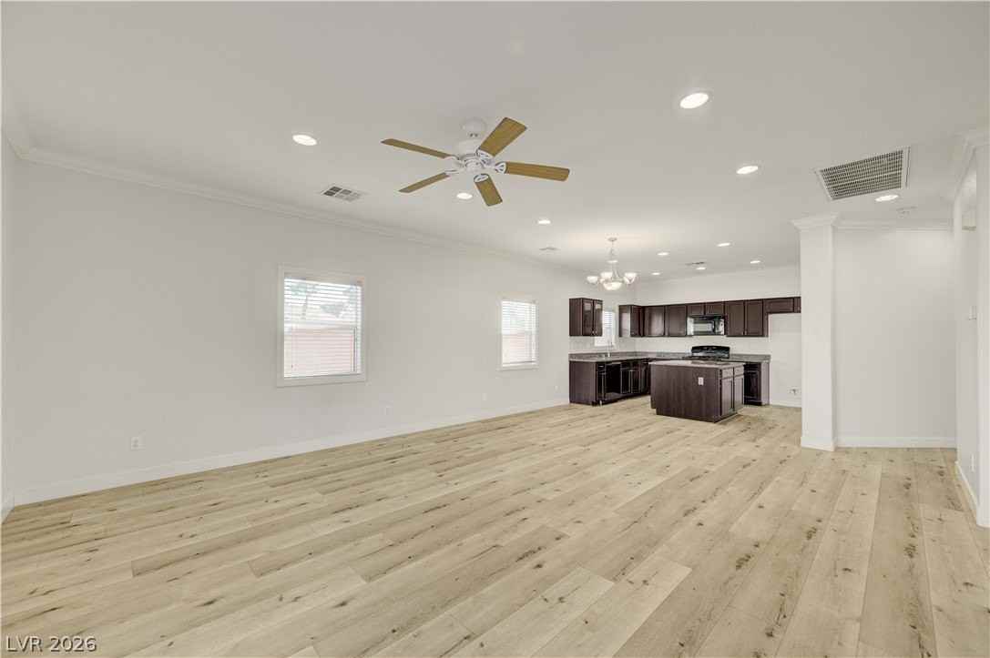 139 Bloomsbury Ave - Photo 4 of 34