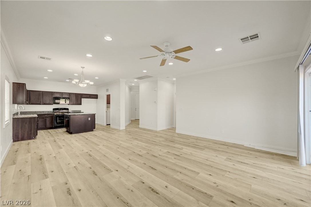 139 Bloomsbury Ave - Photo 5 of 34