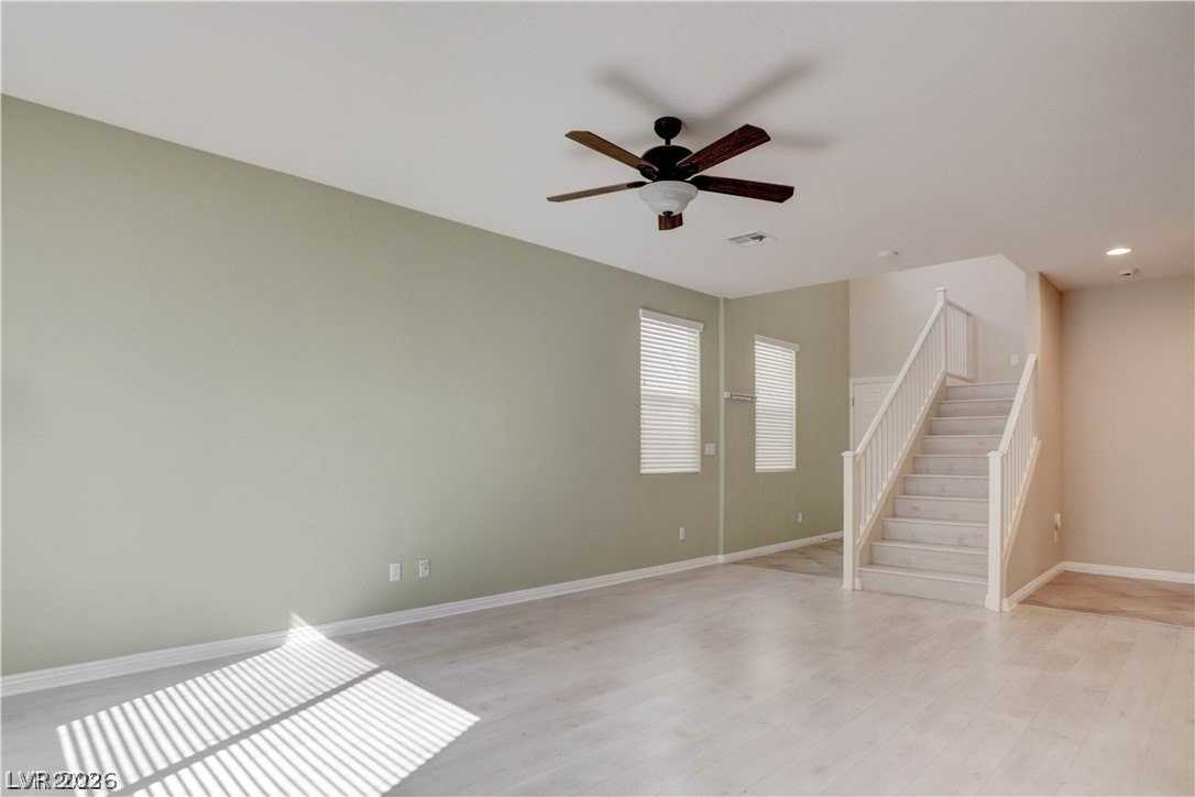 7623 Houston Peak St - Photo 5 of 40