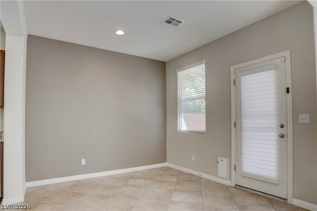 7623 Houston Peak St - Photo 7 of 40