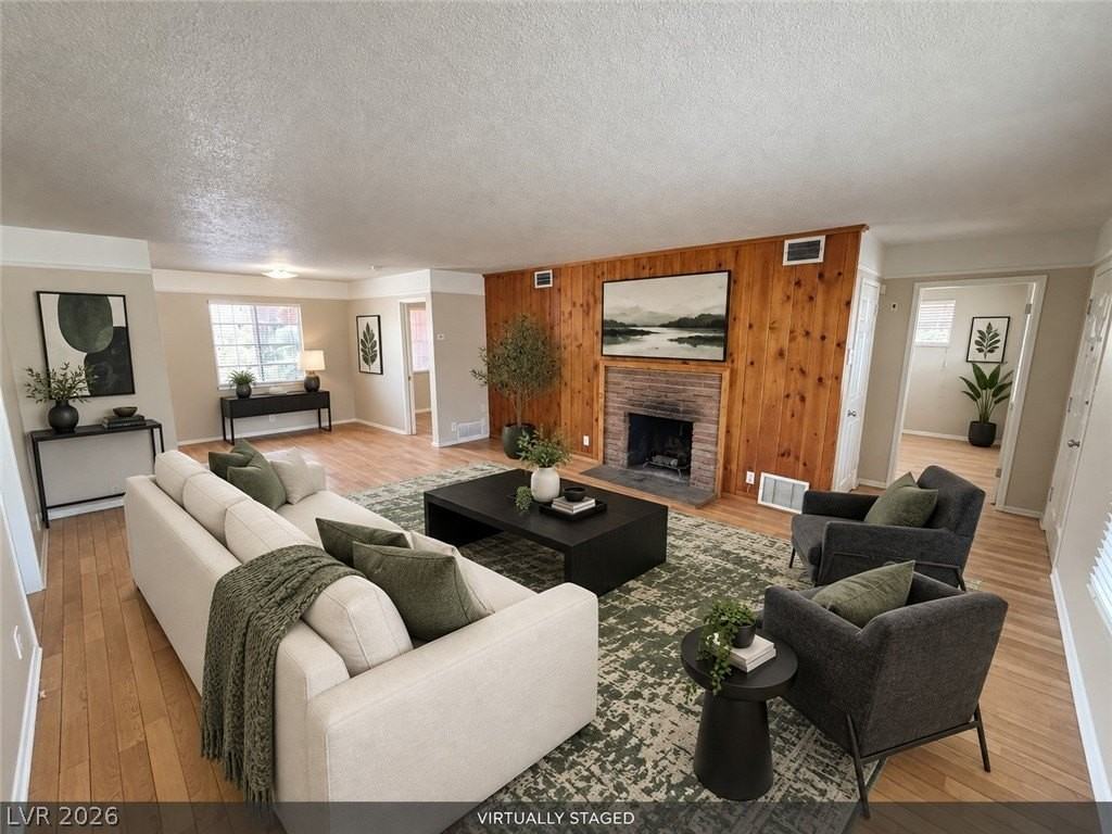 821 Griffith Ave - Photo 4 of 17