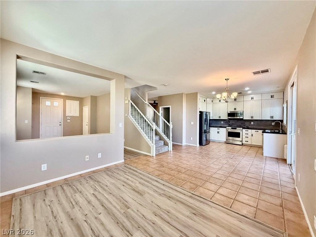 732 Anacapri St - Photo 5 of 25