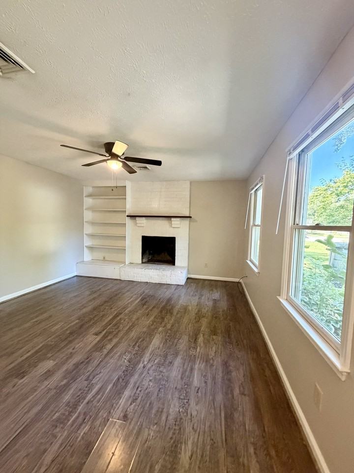 109 Wade Ln #1 - Photo 4 of 35