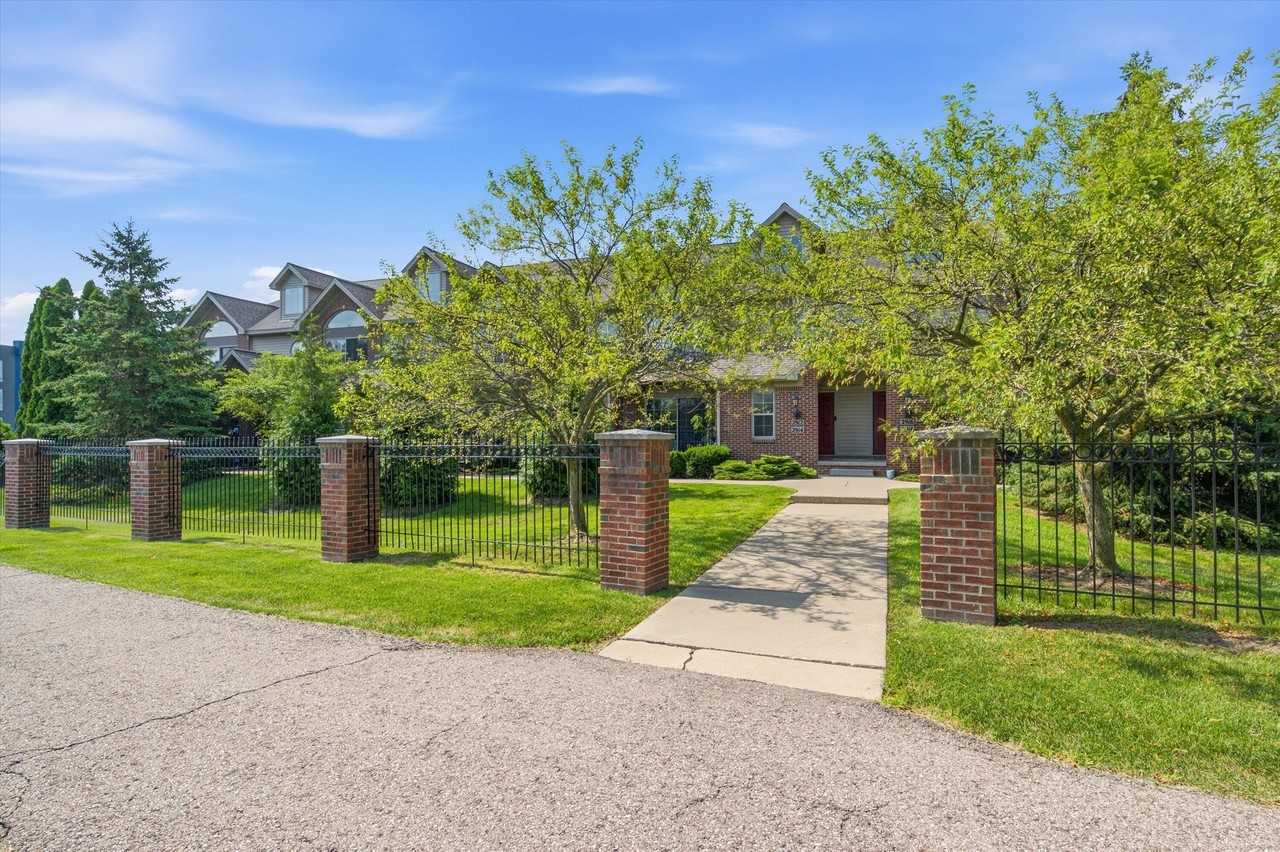 2910 Signature Blvd - Photo 4 of 35