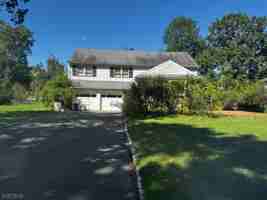 featured image of 14 Blackstone Dr