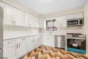 featured image of 415 Morningside Ave