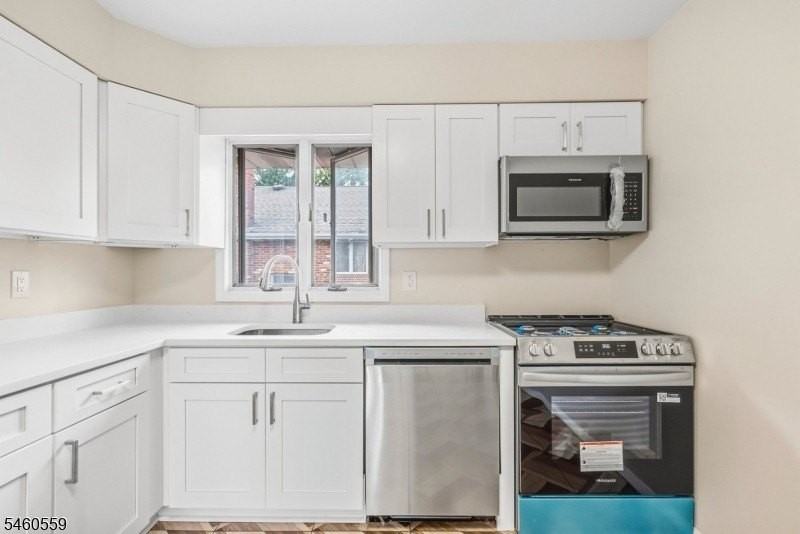 415 Morningside Ave - Photo 4 of 22