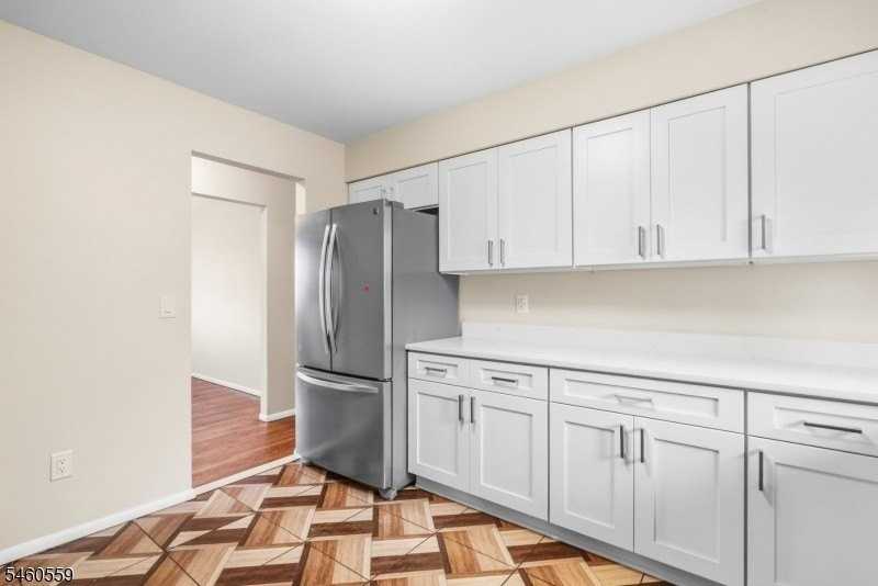 415 Morningside Ave - Photo 6 of 22