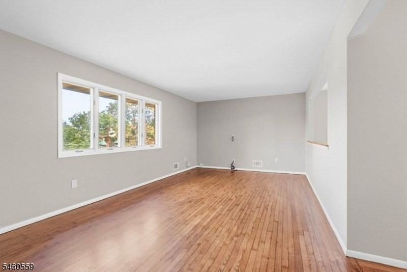 415 Morningside Ave - Photo 7 of 22