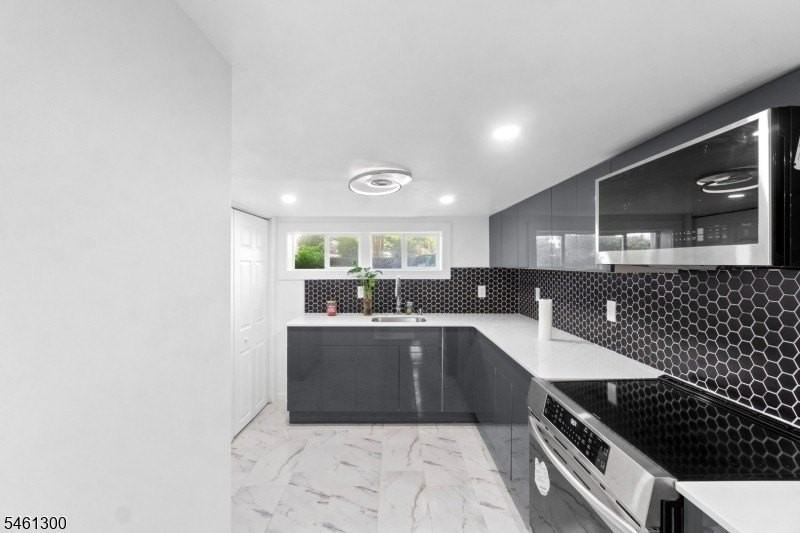 656 Park Ave - Photo 2 of 18