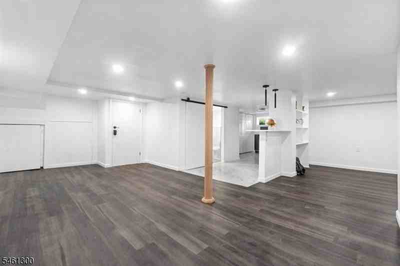 656 Park Ave - Photo 7 of 18