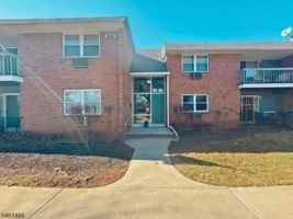 featured image of 806 Eves Dr