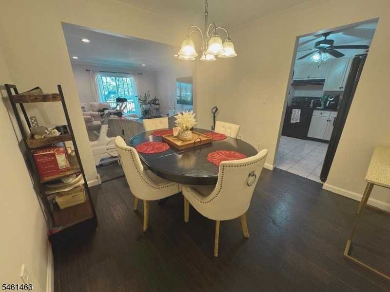 806 Eves Dr - Photo 3 of 9