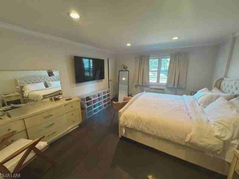 806 Eves Dr - Photo 4 of 9