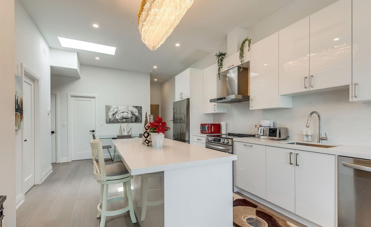 923 College Street #D - Photo 3 of 13