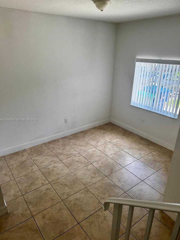 3200 Nw 5th Ter - Photo 2 of 8